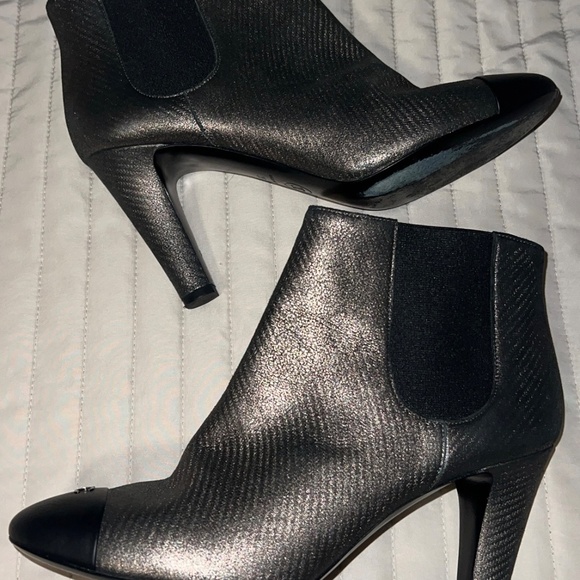 Chanel Embossed Lambskin Calfskin CC Cap Toe Ankle Boots - Picture 3 of 9